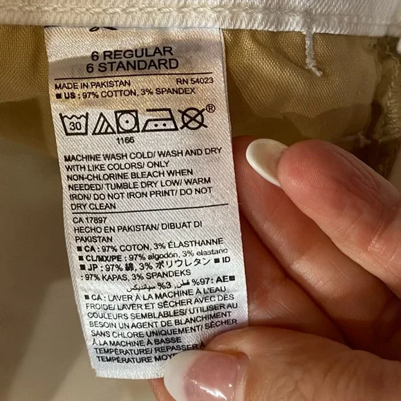 🆕 'STAY-WHITE' Micro-Flare Mid-Rise - Picture 3 of 8